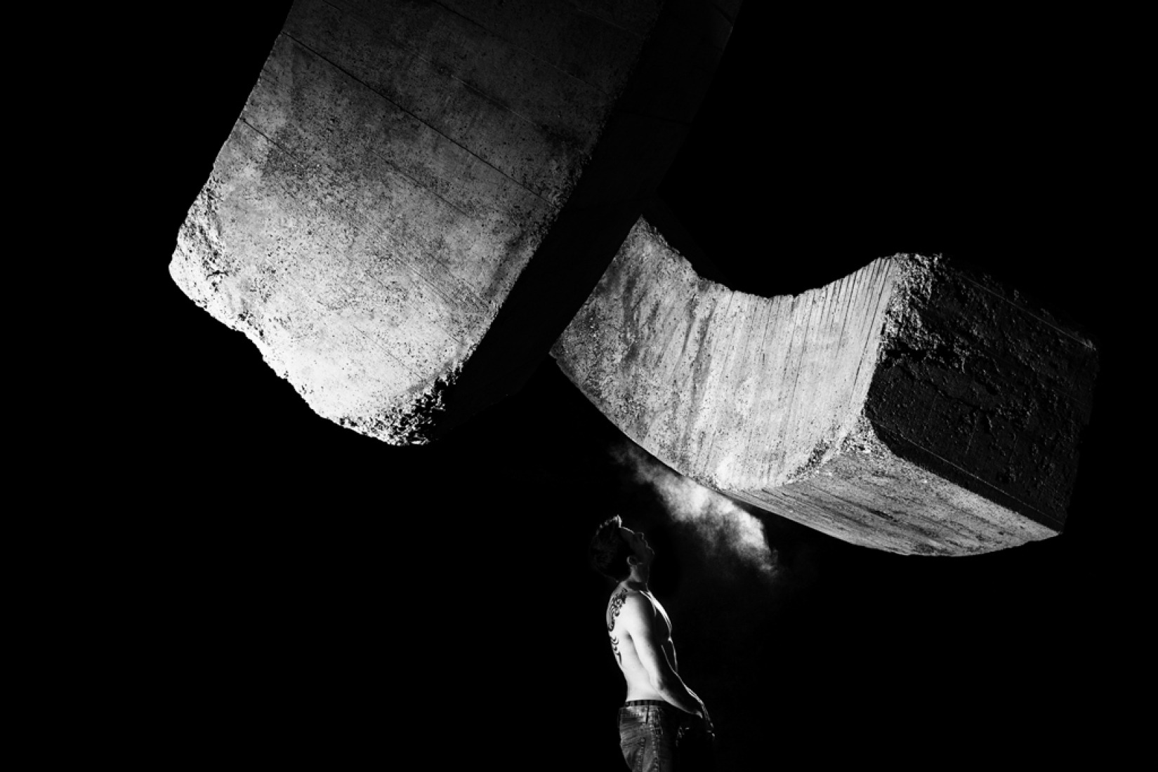 Insurgency spaces. Photograph © Carlos Hernández. Click below to see larger image.