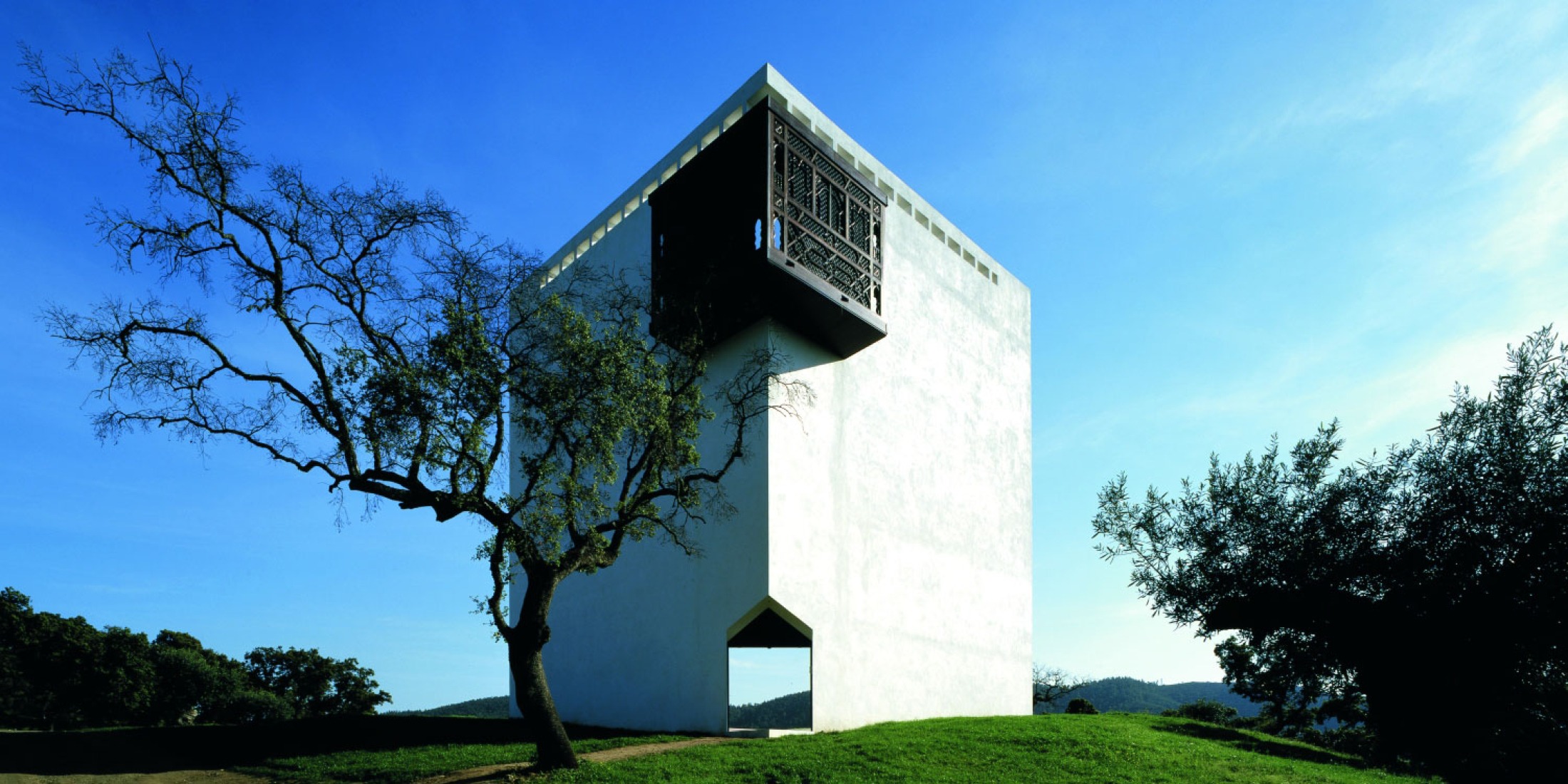 Exterior. Casa de Retiro Espiritual, Sevilla, España, 1978. Emilio Ambasz. Fotografía © Michele Alassio.