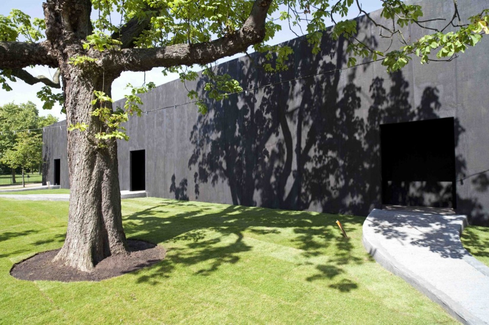 Pabellón Serpentine Gallery 2011, diseñado por Peter Zumthor. Fotografía por John Offenbach