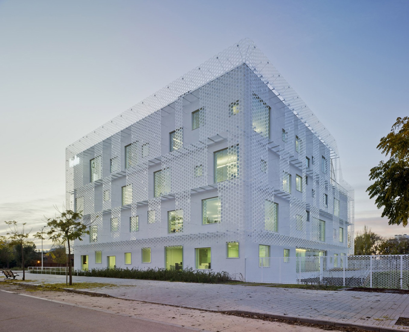 Exterior. FEDA Confederation of Employers of Albacete Headquarters by COR & asociados. Photography © David Frutos.