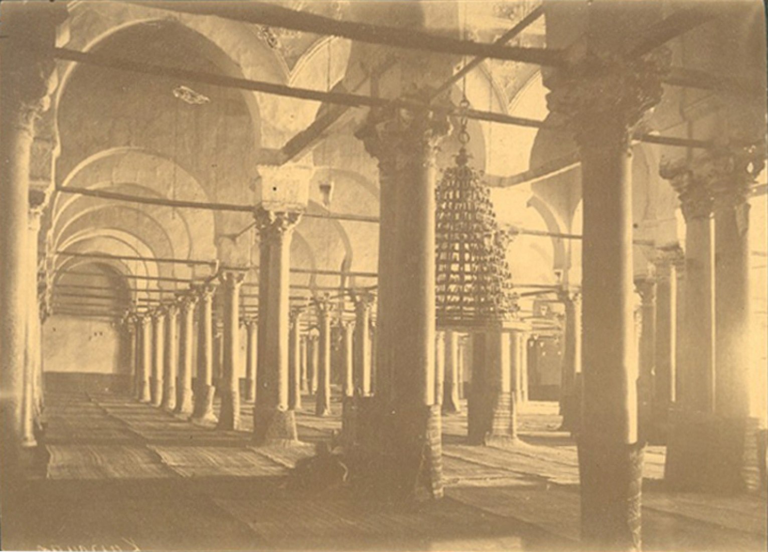 Sala de oración de la Gran Mezquita de Kairouan. Imagen cortesía de MAN