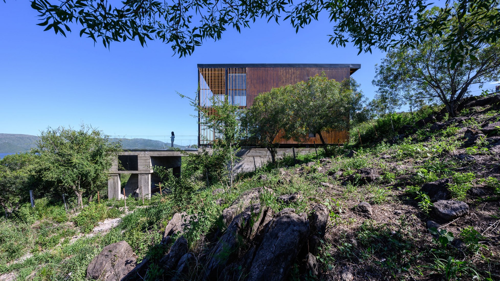 Siquiman Lodge por Pablo Senmartin Arquitectos. Fotografía por Gonzalo Viramonte.