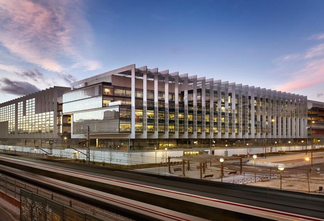 Campus Repsol de Madrid, por Rafael de La-Hoz Arquitectos. Fotografía © Alfonso Quiroga.