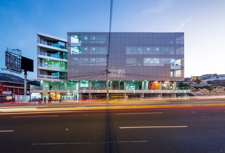 Edificio Halcón por TEC Taller EC. Fotografía © Sebastián Crespo.