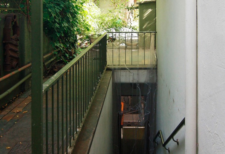 View of the entrance. Fernando Higueras Foundation. Photograph © Leonor Martín /METALOCUS.