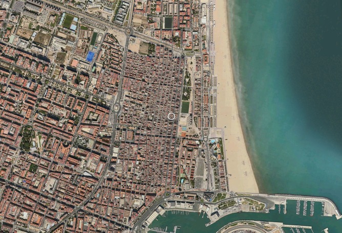 House-Workshop in Cabanyal by Estudio Alberto Burgos and Teresa Carrau Carbonell. Photograph by German Cabo House-Workshop in Cabanyal by Estudio Alberto Burgos and Teresa Carrau Carbonell. Photograph by German Cabo