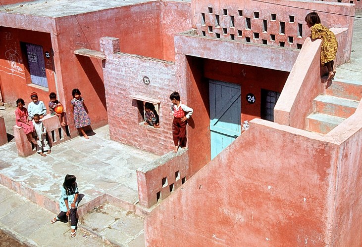 Aranya Low Cost Housing. Image courtesy of VSF / Pritzker Architecture Prize.