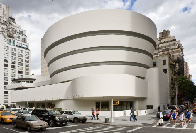 The Solomon R. Guggenheim's restored facade was revealed in fall 2008. Photography © David Heald. (Courtesy the Guggenheim Foundation)