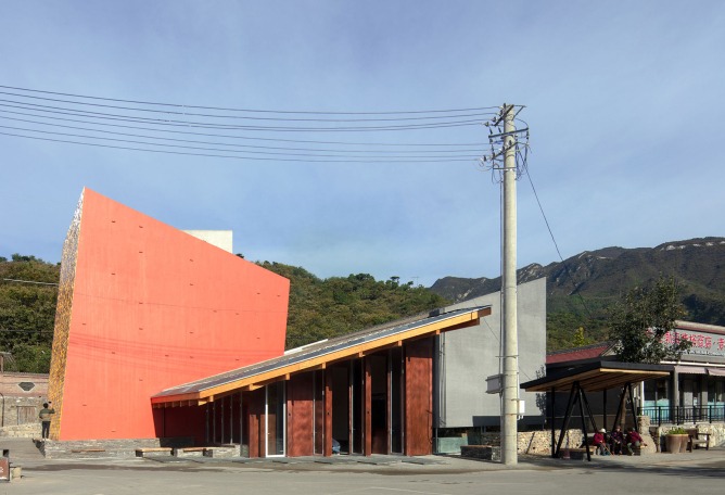 Reinventando el concepto de aldea rural. WAAAM por llLab. Fotografía por Arch-Exist Photography. Reinventando el concepto de aldea rural. WAAAM por llLab. Fotografía por Arch-Exist Photography.