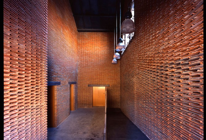 AWARD FOR BUILDING SHORTLIST. Rehabilitación de la nave 8b del antiguo matadero de Legazpi. Madrid Architects: Arturo Franco, Diego Castellanos, Yolanda Ferrero