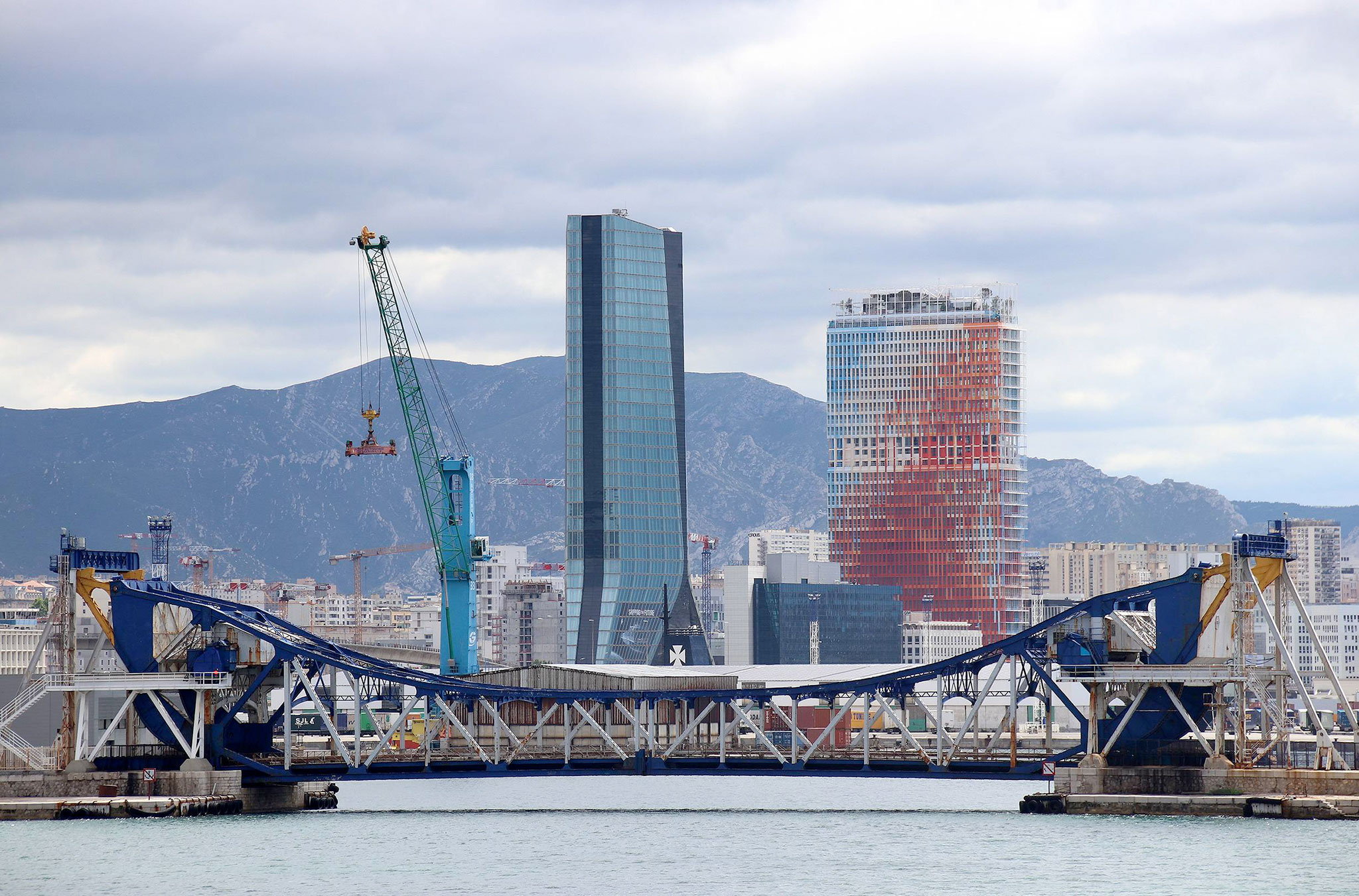 La Marseillaise, un gran rascacielos tricolor por Jean Nouvel | Metalocus