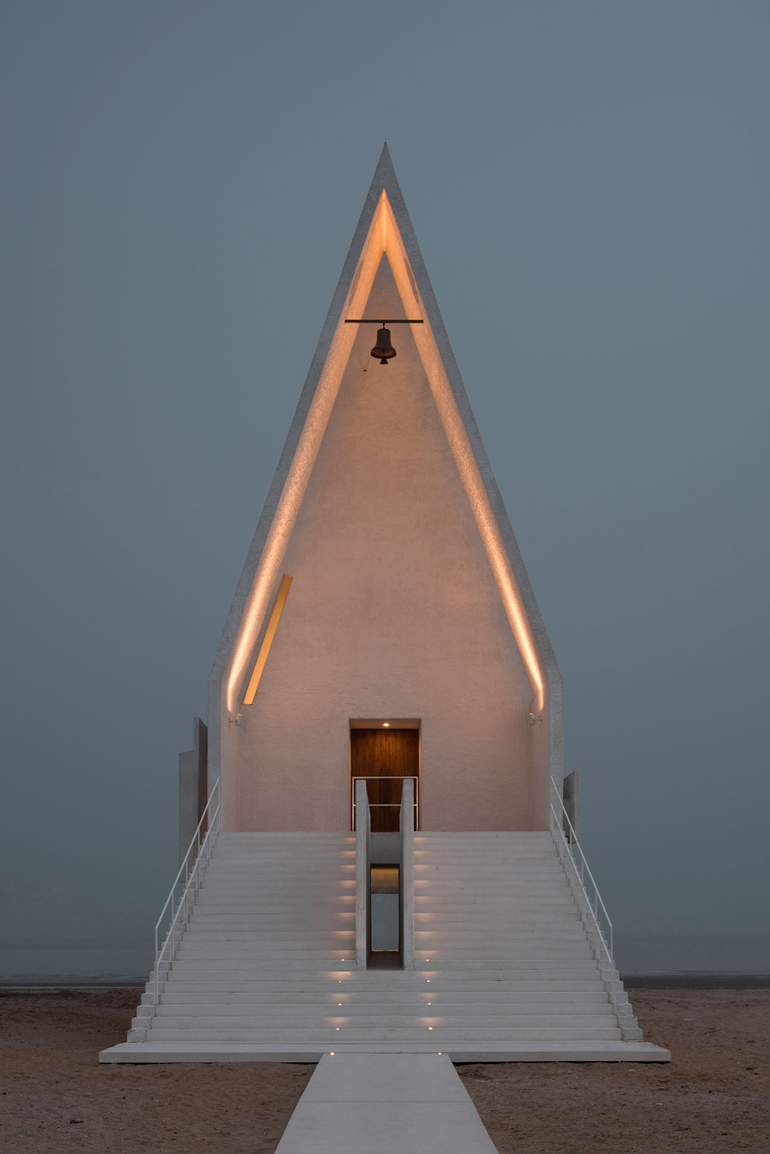 Seashore Chapel by Vector Architects | METALOCUS