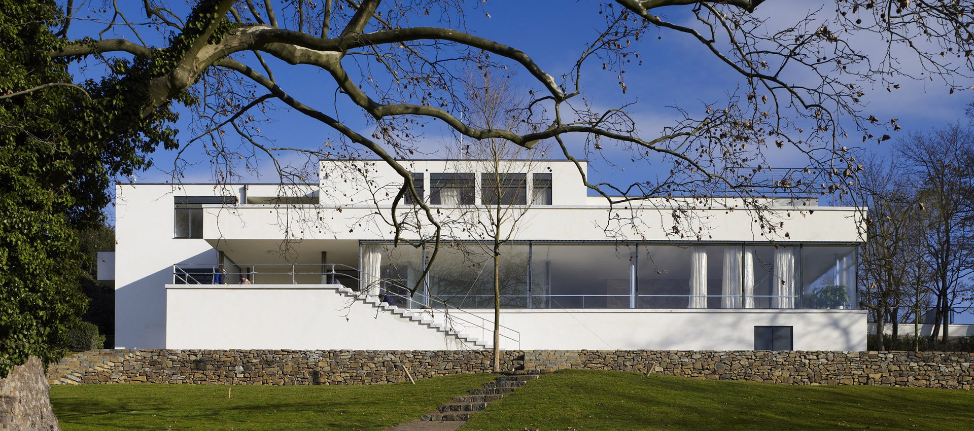 Tugendhat House by Ludwig Mies van der Rohe | The Strength of 