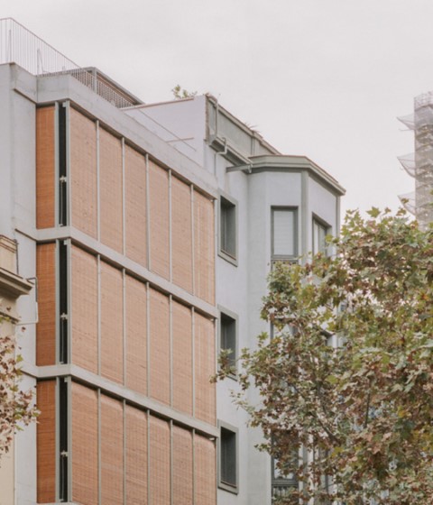 Housing block in Sardenya 365 by Atienza Maure Arquitectos. Photograph by Lorenzo Zandri Housing block in Sardenya 365 by Atienza Maure Arquitectos. Photograph by Lorenzo Zandri