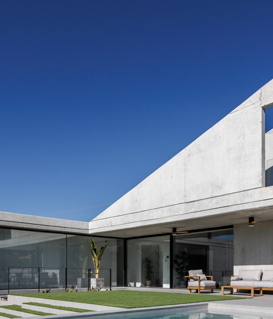 Greater privacy, "Casa detrás del muro" by La Mirateca. Photograph by Alejandro Gómez Vives Greater privacy, "Casa detrás del muro" by La Mirateca. Photograph by Alejandro Gómez Vives