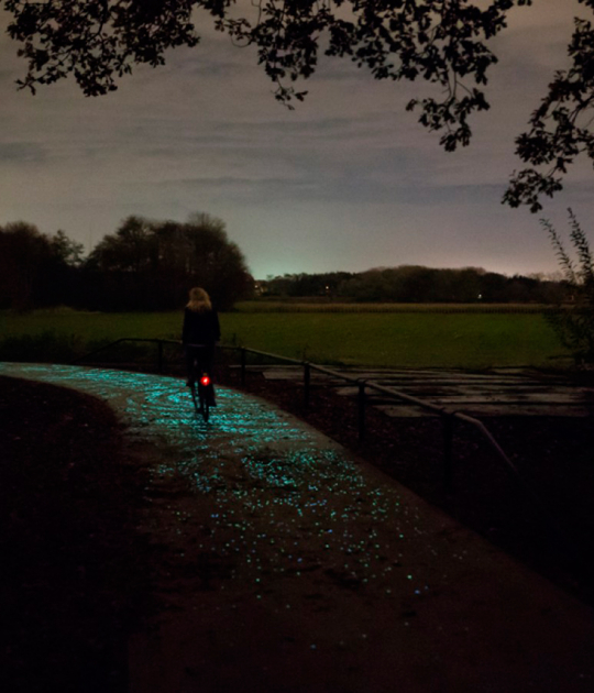 Van Gogh bicycle path by Roosegaarde. Images courtesy of Studio Roosegaarde Van Gogh bicycle path by Roosegaarde. Images courtesy of Studio Roosegaarde