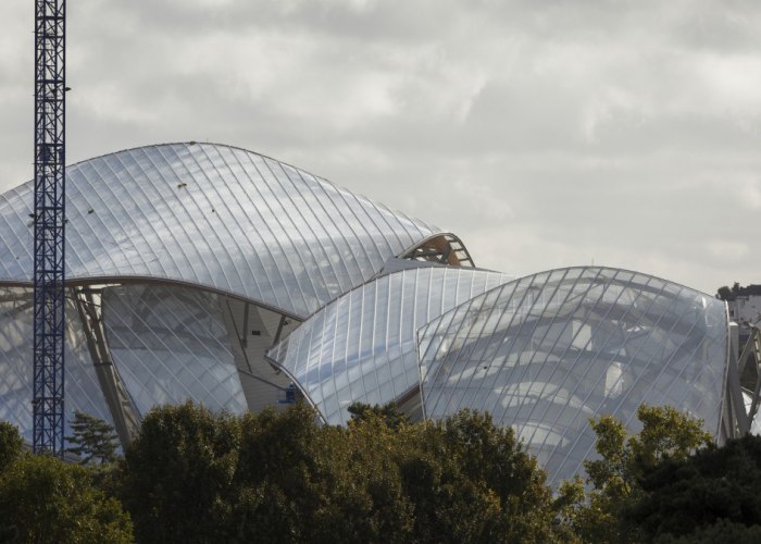 La nueva Fondation Louis Vuitton por Frank Gehry crece en París