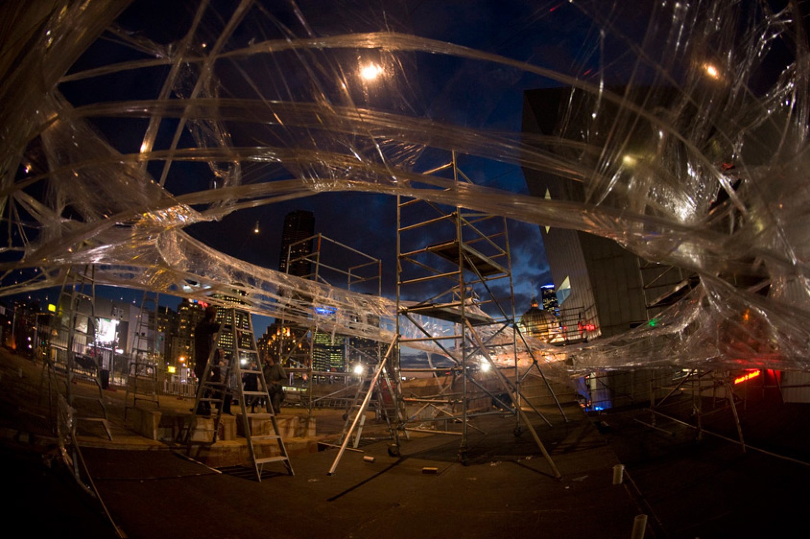 "Tape Melbourne". Federation Square 13. - 24.09.2011. Fotos por Fred Kroh y Numen/ForUse