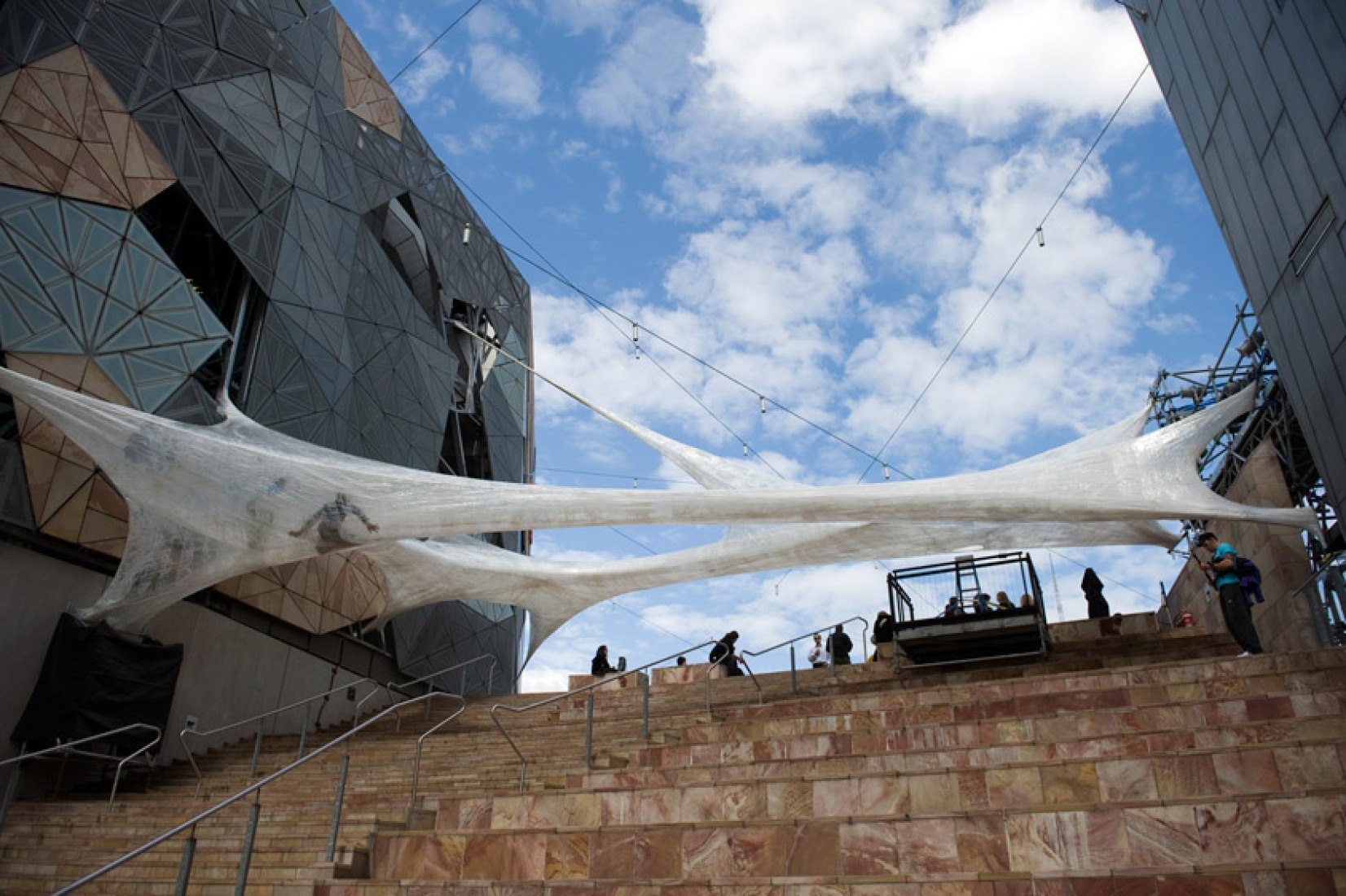 "Tape Melbourne". Federation Square 13. - 24.09.2011. Fotos por Fred Kroh y Numen/ForUse