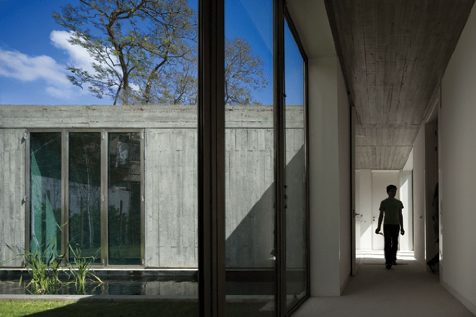 Architecture Award (ex aequo). HOUSES IN SANTA ISABEL. Photograph by FERNANDO GUERRA