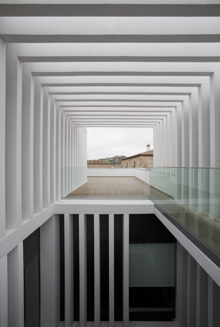 Architecture Award (ex aequo):HOTEL AND ATRIO RESTAURANT IN CÁCERES. Photograph by LUIS ASIN