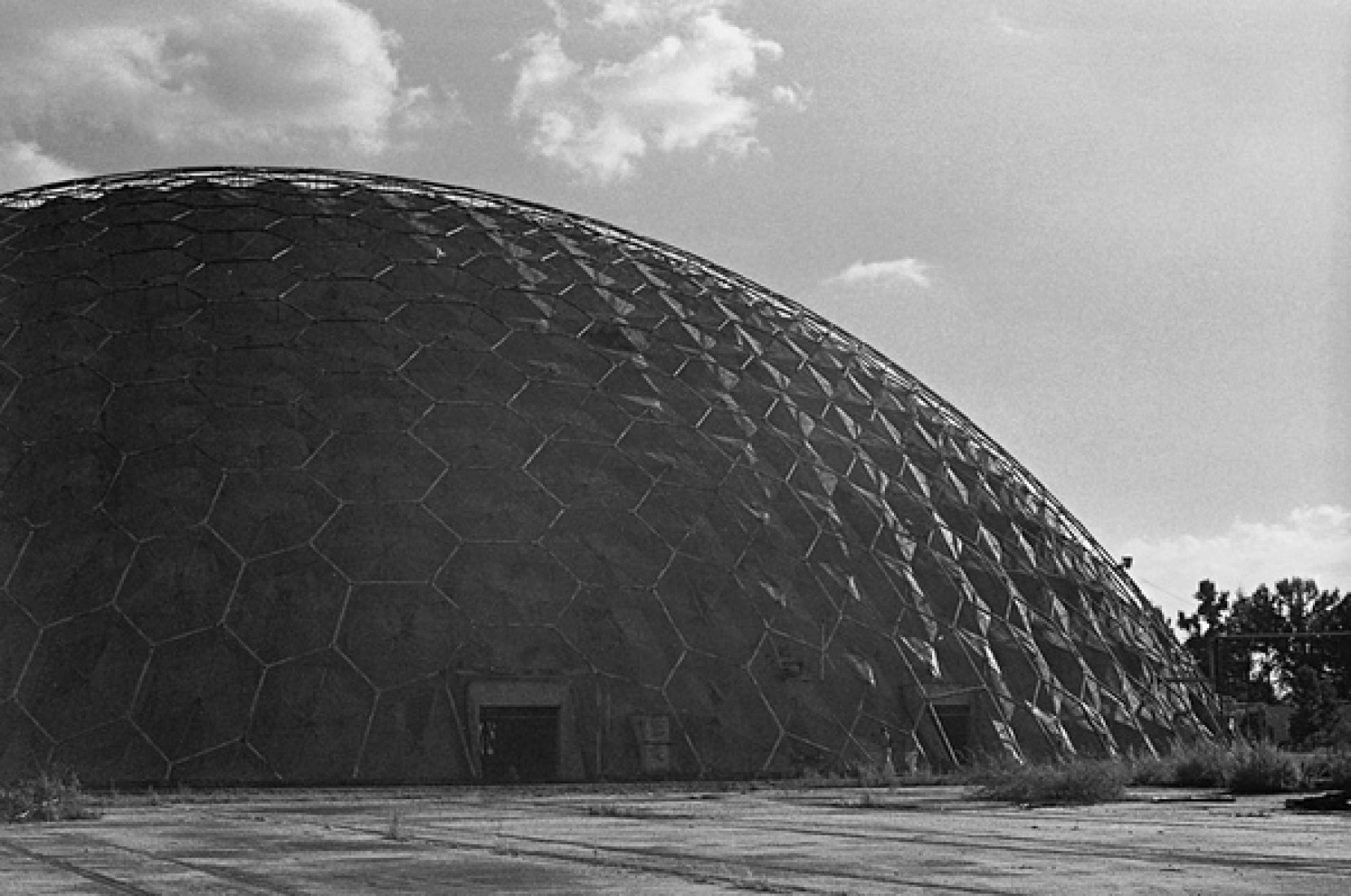 THE STORY OF BUCKMINSTER FULLER AND THE UNION TANK CAR DOME | The ...