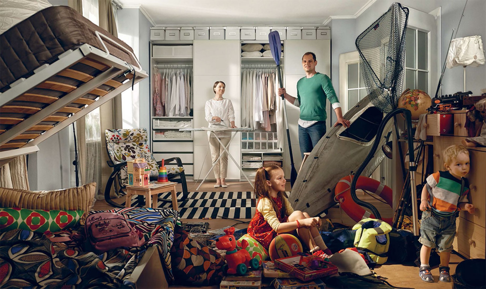Где жилья. Квартира для большой семьи. Дети в квартире. Современный быт. Тесная квартира.