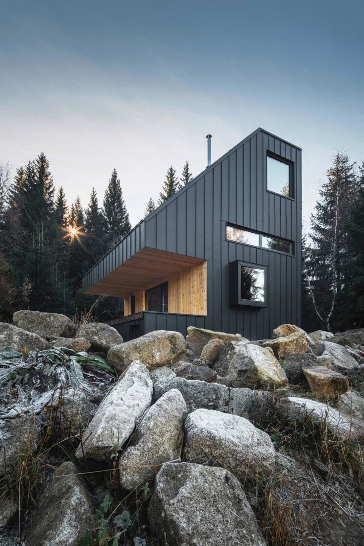 A shelter for the forest. Weekend House Nov Hamry by David