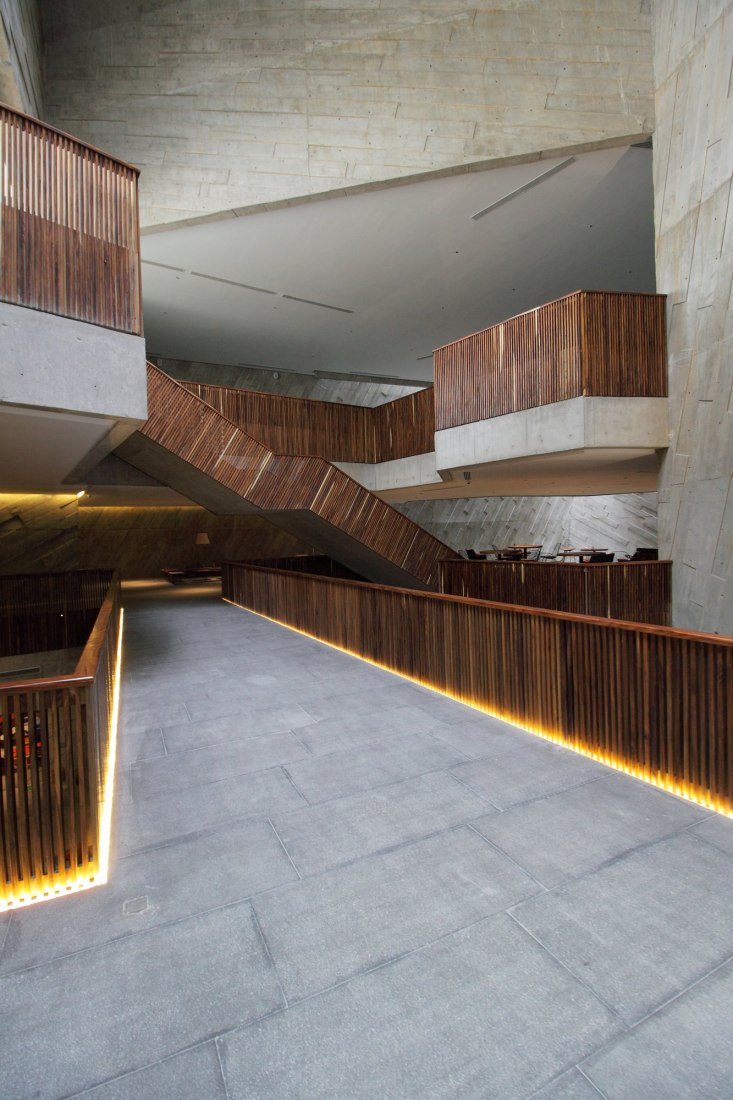 Opening Foro Boca by Rojkind Arquitectos. Sculptural and massive ...