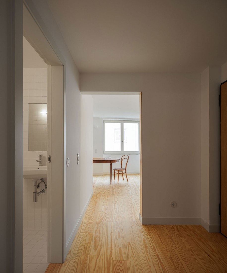 Small Dishes building by José Pedro Lima. Photography by Ivo Tavares Studio. Small Dishes building by José Pedro Lima. Photography by Ivo Tavares Studio.