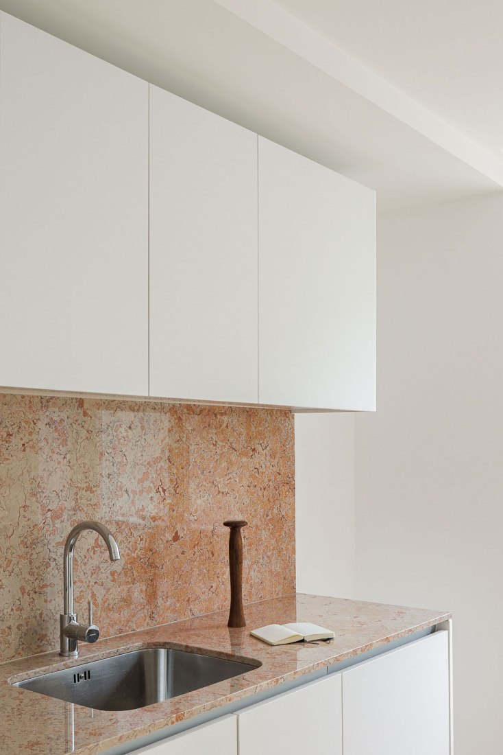 Small Dishes building by José Pedro Lima. Photography by Ivo Tavares Studio. Small Dishes building by José Pedro Lima. Photography by Ivo Tavares Studio.