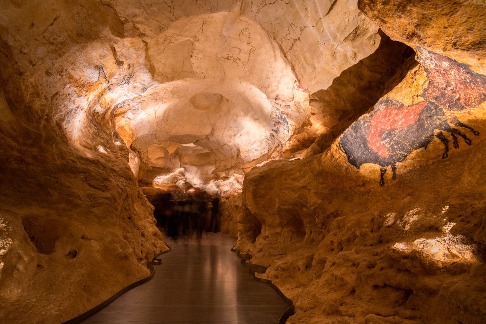 cave paintings near sarlat france