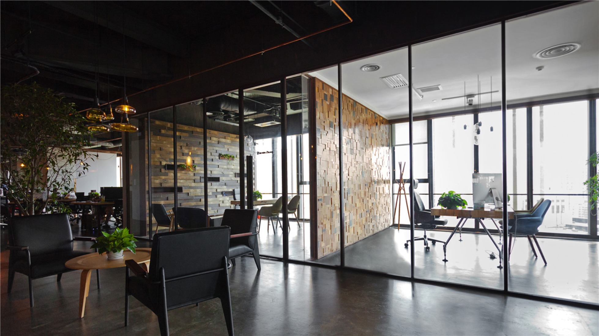 Interior. LEO offices by llLab. Photography © Peter Dixie. Interior. LEO offices by llLab. Photography © Peter Dixie.