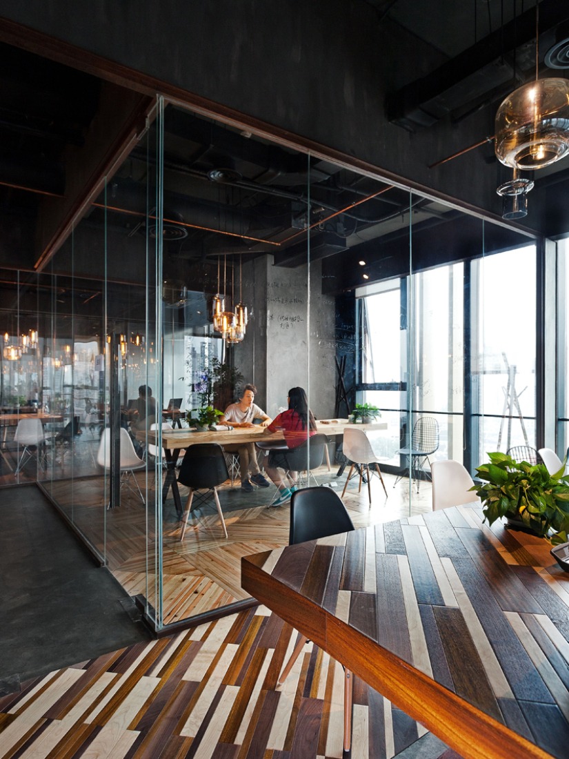 Interior. LEO offices by llLab. Photography © LLLab. Interior. LEO offices by llLab. Photography © LLLab.