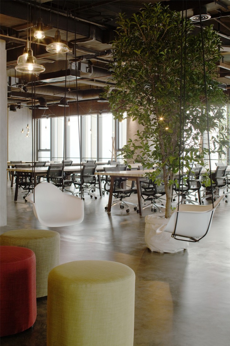 Interior. LEO offices by llLab. Photography © Peter Dixie. Interior. LEO offices by llLab. Photography © LLLab.
