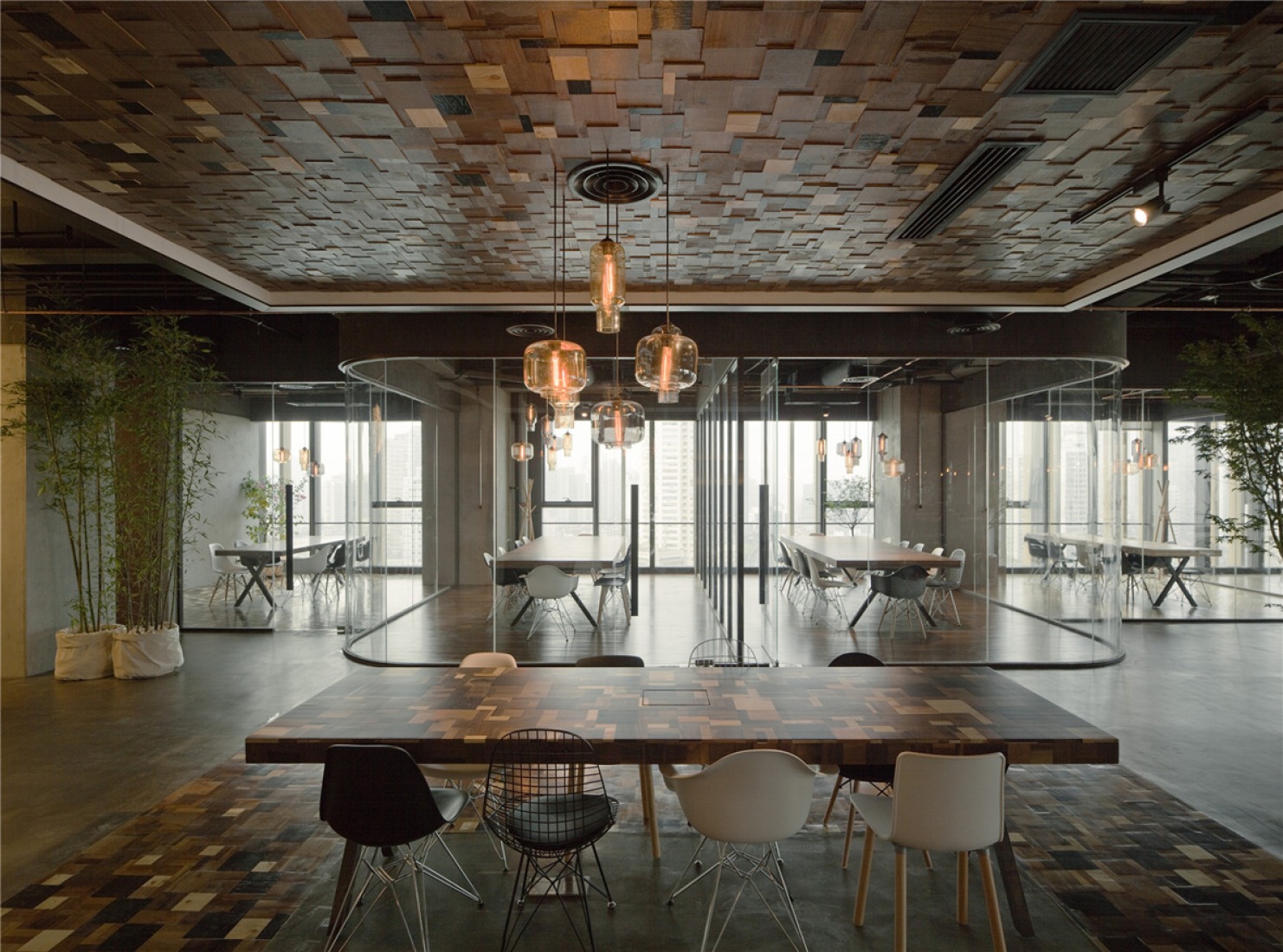 Interior. LEO offices by llLab. Photography © Peter Dixie. Interior. LEO offices by llLab. Photography © Peter Dixie.