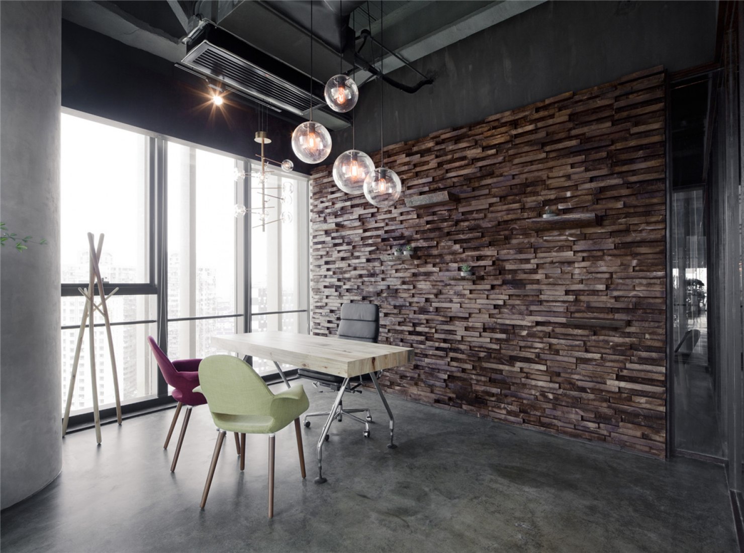 Interior. LEO offices by llLab. Photography © Peter Dixie. Interior. LEO offices by llLab. Photography © Peter Dixie.