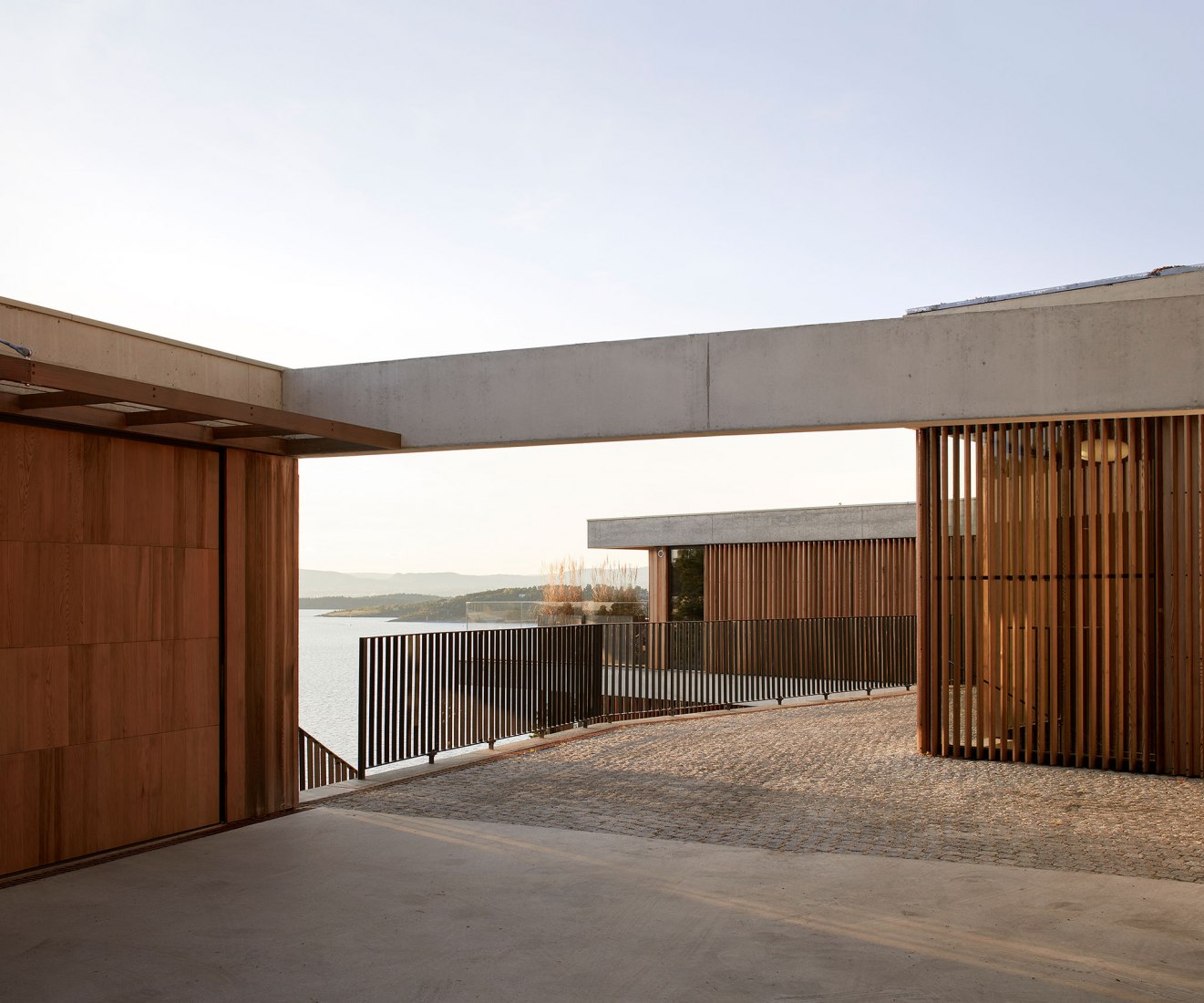 Apartments in Von Øtkens vei by R21 Arkitekter. Photograph by Mariela Apollonio. Apartments in Von Øtkens vei by R21 Arkitekter. Photograph by Mariela Apollonio.