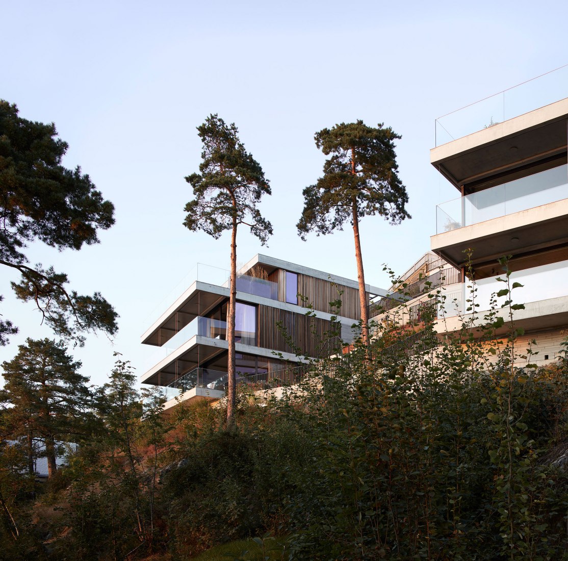 Apartments in Von Øtkens vei by R21 Arkitekter. Photograph by Mariela Apollonio. Apartments in Von Øtkens vei by R21 Arkitekter. Photograph by Mariela Apollonio.