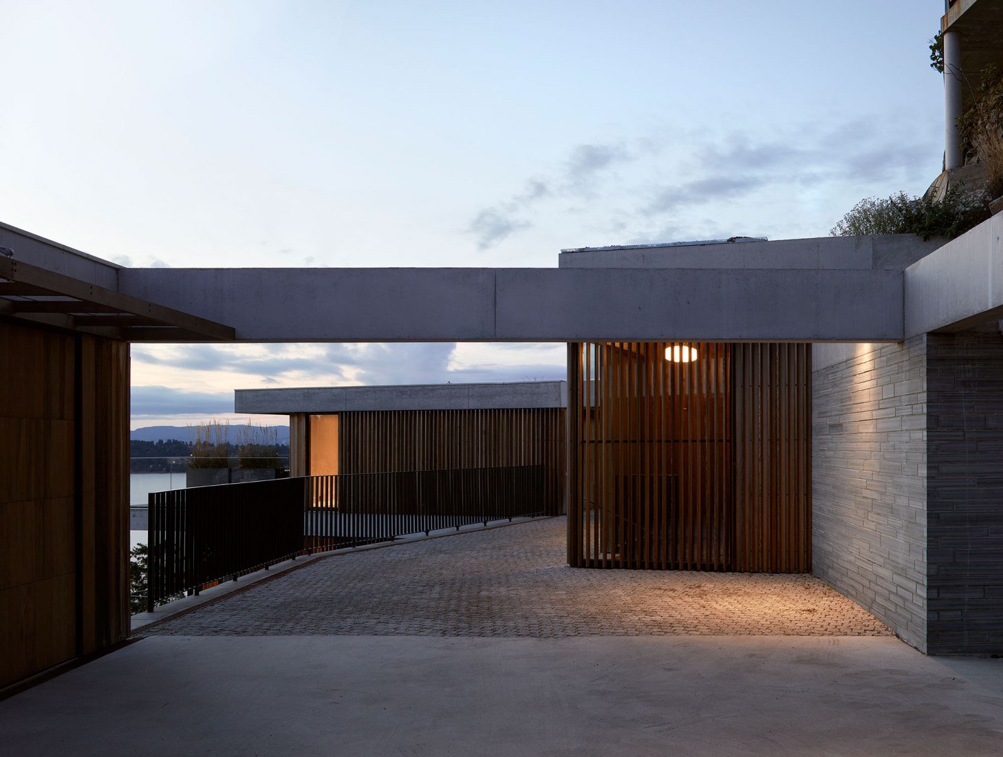 Apartments in Von Øtkens vei by R21 Arkitekter. Photograph by Mariela Apollonio. Apartments in Von Øtkens vei by R21 Arkitekter. Photograph by Mariela Apollonio.