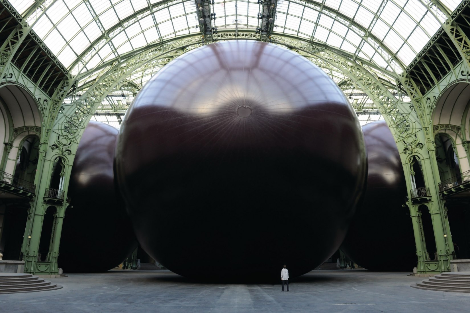 Anish Kapoor, Leviathan (2011), Grand Palais, Paris, France. Images courtesy of the French Ministry of Culture and Communication. Anish Kapoor, Leviathan (2011), Grand Palais, Paris, France. Images courtesy of the French Ministry of Culture and Communication.