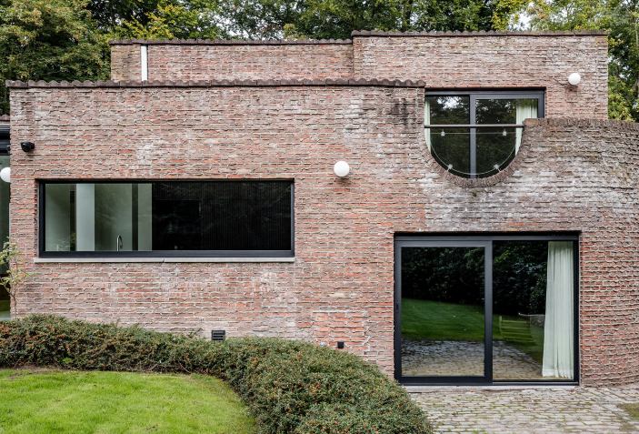 Empleo De La Luz Como Transformación. Casa VDP Por B-bis Architecten ...