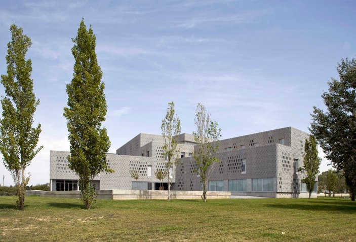 Gallery of URV University Campus / Josep Ferrando Architecture + Pere Joan  Ravetllat + Carme Ribas - 28
