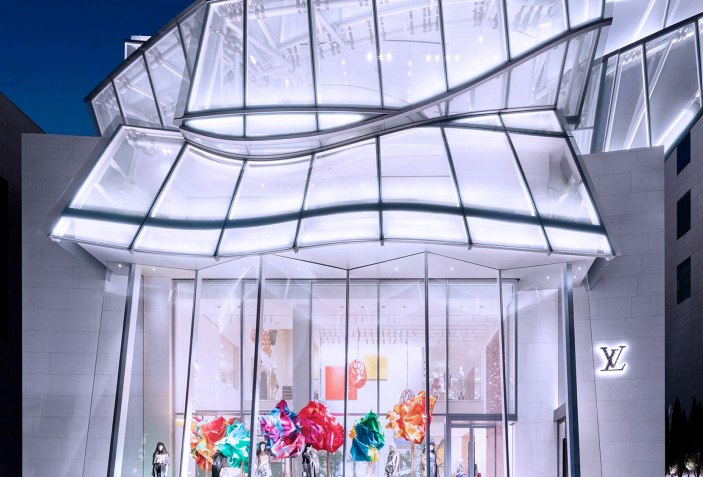 Louis Vuitton on X: Kaleidoscopic illuminations. Backlit by LEDs
