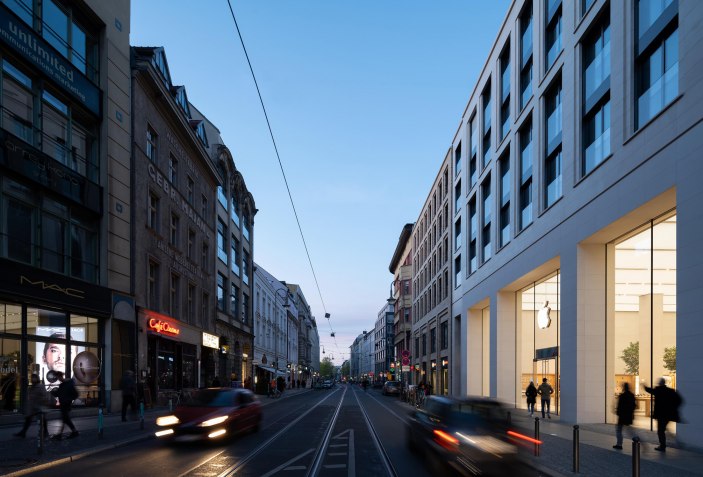 Reinterpreting The Berlin Building Tradition. Rosenthaler Strasse 43-45 ...