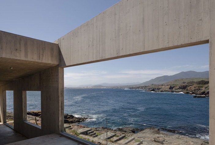 Redefining horizontality, Casa bahia azul by Felipe Assadi and ...