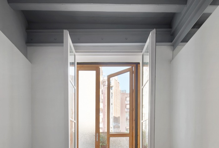 Tamarit Apartment by RAS Arquitectura | METALOCUS